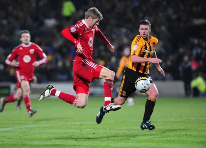Framed Print : Jon Stead in Action: Championship Clash between Hull City and Bristol City (18 / 12 / 2010) Framed Print : Jon Stead in Action: Championship Clash between Hull City and Bristol City (18 / 12 / 2010)