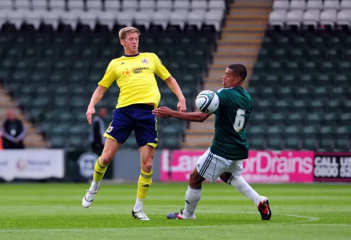 Framed Print : Jon Stead in Action: Plymouth Argyle vs. Bristol City