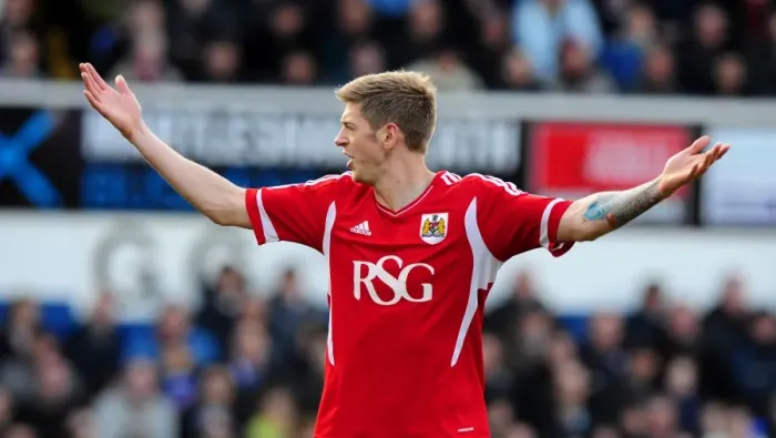 Framed Print : Jon Stead of Bristol City in Action Against Ipswich Town, Portman Road, 2012 Framed Print : Jon Stead of Bristol City in Action Against Ipswich Town, Portman Road, 2012