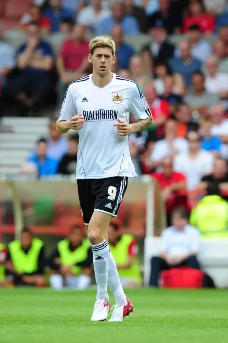 Framed Print : Jon Stead of Bristol City Faces Off Against Nottingham Forest in Championship Clash, 2012 Framed Print : Jon Stead of Bristol City Faces Off Against Nottingham Forest in Championship Clash, 2012