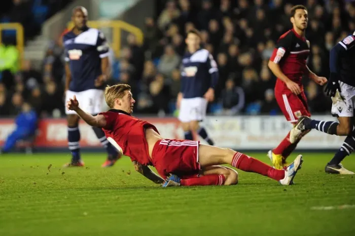 Framed Print : Jon Stead Scores: Millwall vs. Bristol City - 1-1 Championship Tie Framed Print : Jon Stead Scores: Millwall vs. Bristol City - 1-1 Championship Tie