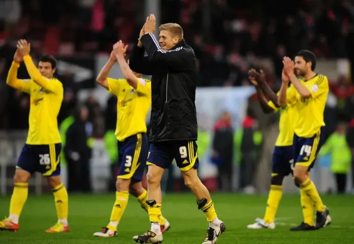 Framed Print : Jon Stead Thanks Fans: Nottingham Forest vs. Bristol City, 07-04-2012