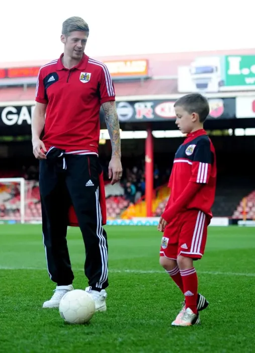 Framed Print : Jon Stead Training with Mascots: A Playful Moment at Ashton Gate before Bristol City vs Birmingham City, 2013 Framed Print : Jon Stead Training with Mascots: A Playful Moment at Ashton Gate before Bristol City vs Birmingham City, 2013