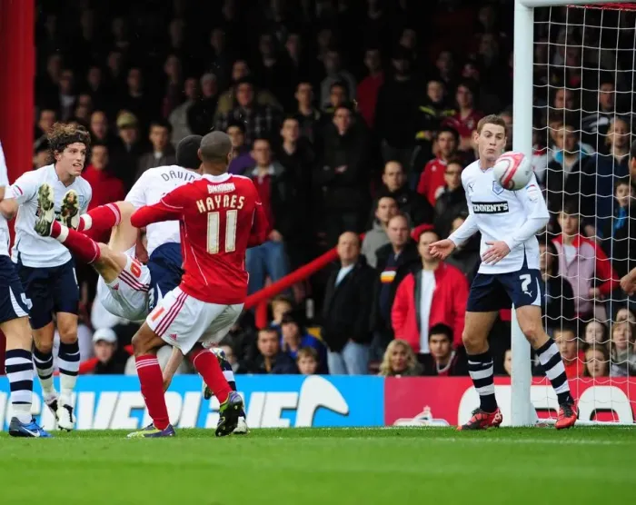 Framed Print : Jon Stead's Close Overhead Kick: Championship Clash Between Bristol City and Preston North End, 06 / 11 / 2010
