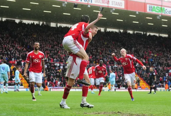 Framed Print : Jon Stead's Dramatic Equalizer: A Thrilling Moment from Bristol City vs. Coventry City at Ashton Gate Stadium (April 9, 2012)