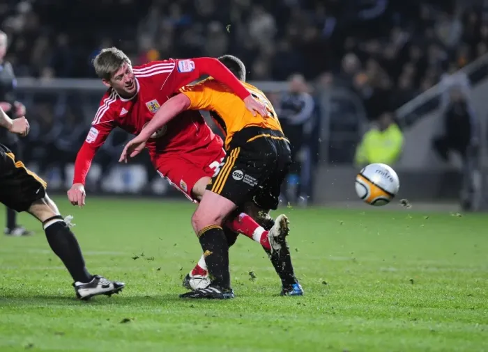 Framed Print : Jon Stead's Near-Miss: Hull City vs. Bristol City Championship Clash (18 / 12 / 2010)