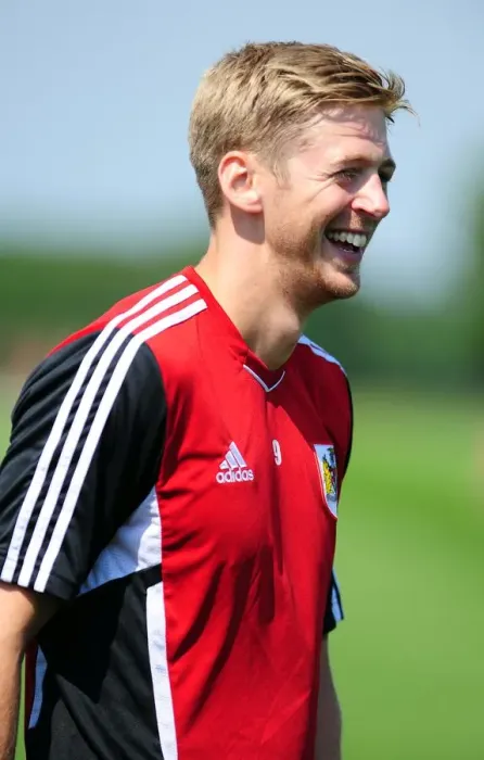 Framed Print : Jon Stead's Unwavering Concentration During Bristol City's Pre-Season Training Framed Print : Jon Stead's Unwavering Concentration During Bristol City's Pre-Season Training
