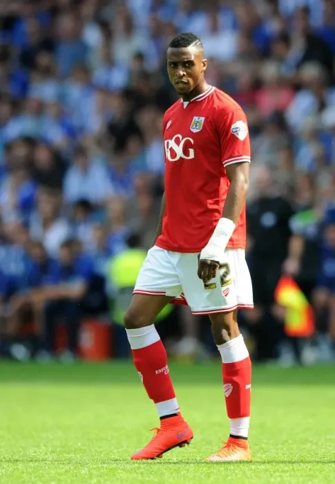 Framed Print : Jonathan Kodjia Scores for Bristol City Against Sheffield Wednesday, Sky Bet Championship 2015 - Hillsborough Stadium