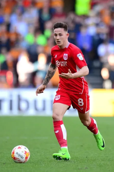 Framed Print : Josh Brownhill in Action: Bristol City vs. Wolverhampton Wanderers, Sky Bet Championship (April 2017) Framed Print : Josh Brownhill in Action: Bristol City vs. Wolverhampton Wanderers, Sky Bet Championship (April 2017)