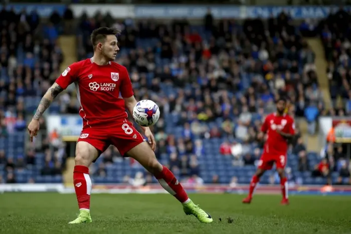 Framed Print : Josh Brownhill in Action: Bristol City vs. Blackburn Rovers, Sky Bet Championship 2017