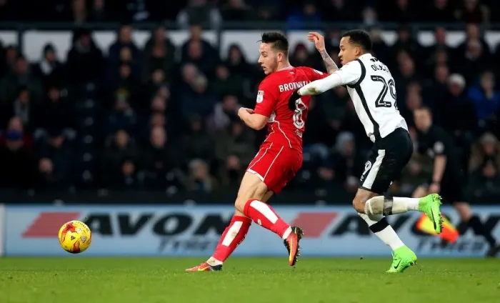Framed Print : Josh Brownhill's Shot for Bristol City Against Derby County - Sky Bet Championship, 11 / 02 / 2017