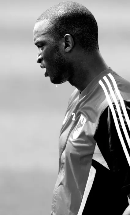 Framed Print : Kalifa Cisse of Bristol City: Geared Up and Ready for Pre-Season Training