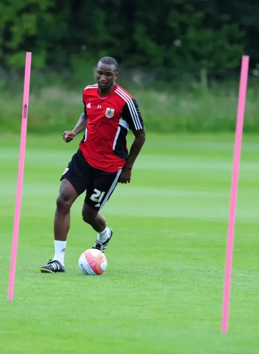 Framed Print : Kalifa Cisse: Unyielding Determination in Bristol City's Pre-Season Training