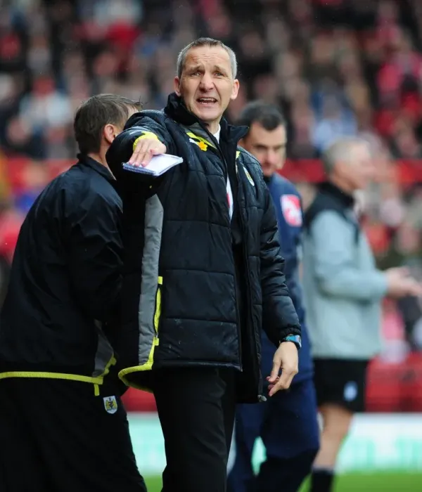 Framed Print : Keith Millen and Bristol City Face Nottingham Forest in Championship Showdown at Ashton Gate (03 / 04 / 2010) Framed Print : Keith Millen and Bristol City Face Nottingham Forest in Championship Showdown at Ashton Gate (03 / 04 / 2010)