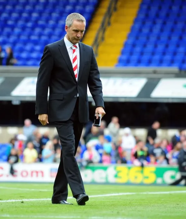 Framed Print : Keith Millen Leads Bristol City at Ipswich Town Championship Clash, August 2010 Framed Print : Keith Millen Leads Bristol City at Ipswich Town Championship Clash, August 2010