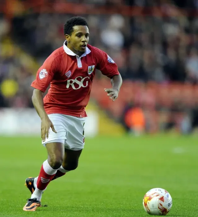 Framed Print : Korey Smith in Action: Bristol City vs Leyton Orient, Sky Bet League One, 2014 Framed Print : Korey Smith in Action: Bristol City vs Leyton Orient, Sky Bet League One, 2014