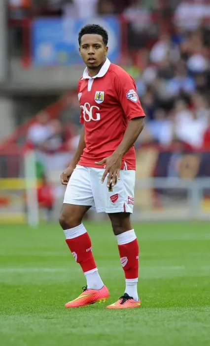 Framed Print : Korey Smith in Action: Bristol City vs MK Dons, Sky Bet League One (September 2014) Framed Print : Korey Smith in Action: Bristol City vs MK Dons, Sky Bet League One (September 2014)