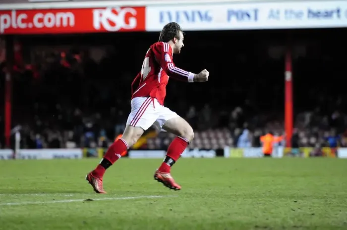 Framed Print : Last-Minute Drama: Brett Pitman's Equalizer for Bristol City Against Crystal Palace in Championship (14 / 02 / 2012)