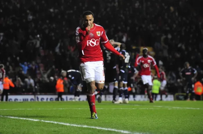Framed Print : Last-Minute Drama: Nicky Maynard's Game-Winning Goal for Bristol City vs. Millwall (Championship, 03 / 01 / 2012) Framed Print : Last-Minute Drama: Nicky Maynard's Game-Winning Goal for Bristol City vs. Millwall (Championship, 03 / 01 / 2012)