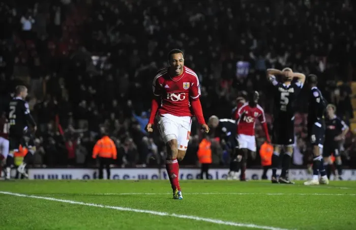 Framed Print : Last-Minute Drama: Nicky Maynard's Thrilling Winner for Bristol City against Millwall in the Championship (03 / 01 / 2012)