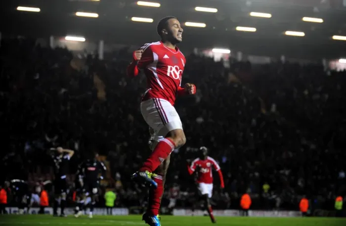 Framed Print : Last-Minute Drama: Nicky Maynard's Thrilling Winner for Bristol City against Millwall in the Championship (03 / 01 / 2012) Framed Print : Last-Minute Drama: Nicky Maynard's Thrilling Winner for Bristol City against Millwall in the Championship (03 / 01 / 2012)