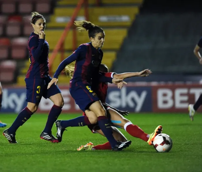 Framed Print : Last-Minute Threat: Natasha Harding's Dramatic Bid for Bristol City FC Against FC Barcelona