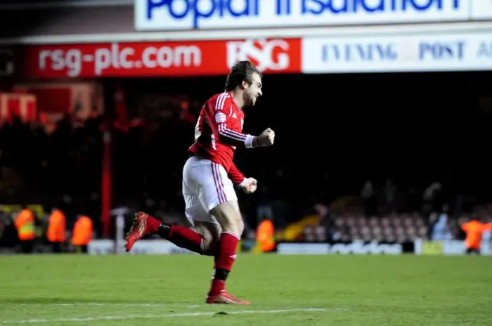 Framed Print : Last-Minute Thriller: Brett Pitman's Equalizer for Bristol City vs. Crystal Palace in Championship (14 / 02 / 2012) Framed Print : Last-Minute Thriller: Brett Pitman's Equalizer for Bristol City vs. Crystal Palace in Championship (14 / 02 / 2012)