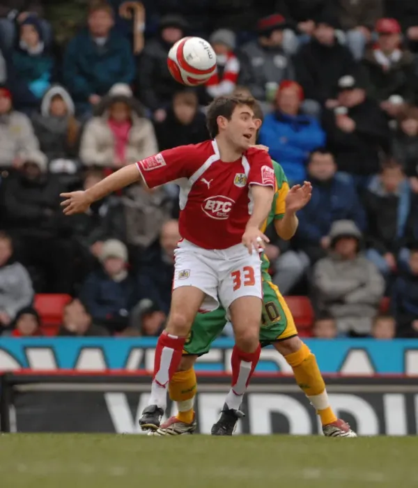 Framed Print : Lee Johnson in Action: Bristol City vs. Norwich City
