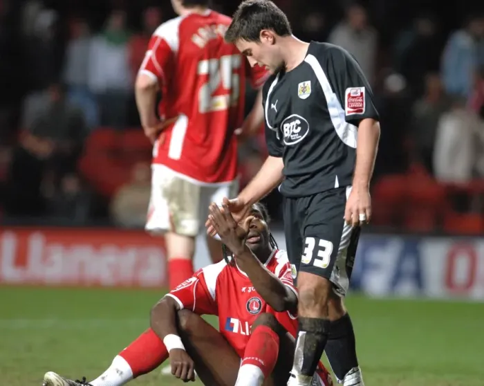 Framed Print : Lee Johnson in Action: Charlton Athletic vs. Bristol City Framed Print : Lee Johnson in Action: Charlton Athletic vs. Bristol City