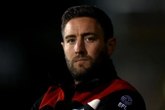 Framed Print : Lee Johnson and Bristol City Face Fulham in EFL Cup Showdown at Craven Cottage Framed Print : Lee Johnson and Bristol City Face Fulham in EFL Cup Showdown at Craven Cottage