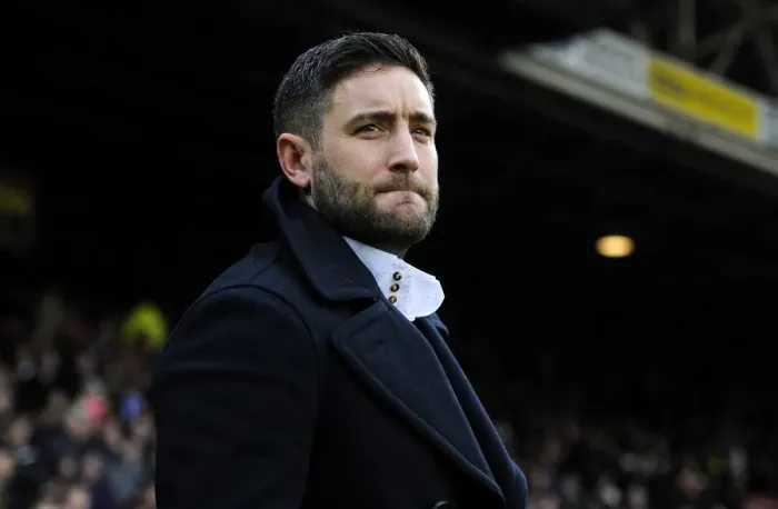 Framed Print : Lee Johnson Leads Bristol City at The City Ground vs Nottingham Forest (27.02.2016)