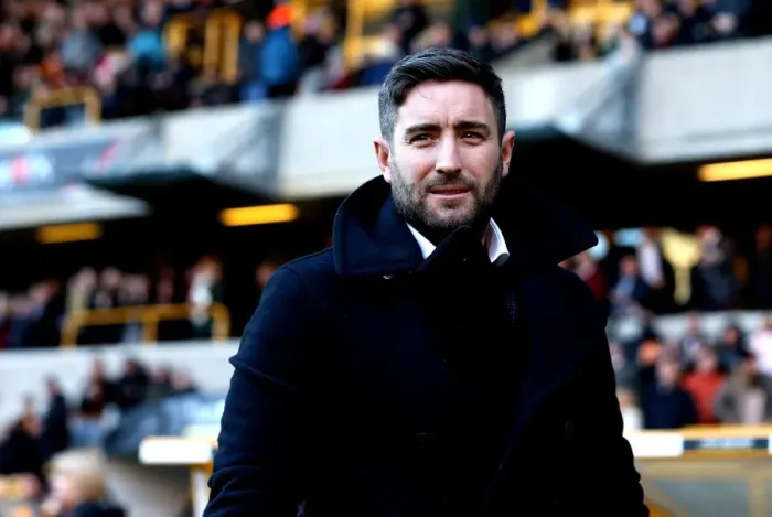 Framed Print : Lee Johnson Leads Bristol City at Molineux against Wolverhampton Wanderers (December 2016) Framed Print : Lee Johnson Leads Bristol City at Molineux against Wolverhampton Wanderers (December 2016)