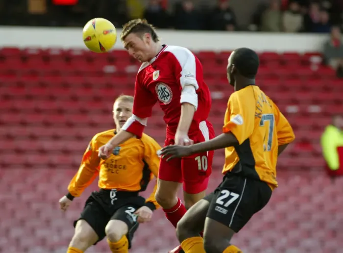 Framed Print : Lee Miller in Action: Bristol City FC (03-04) Framed Print : Lee Miller in Action: Bristol City FC (03-04)