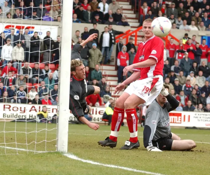 Framed Print : Lee Miller: Thrilling Moments with Bristol City FC (03-04) Framed Print : Lee Miller: Thrilling Moments with Bristol City FC (03-04)
