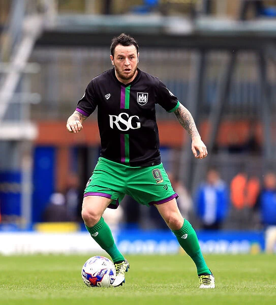 Lee Tomlin in Action for Bristol City against Blackburn Rovers, Sky Bet Championship 2016 - Ewood Park
