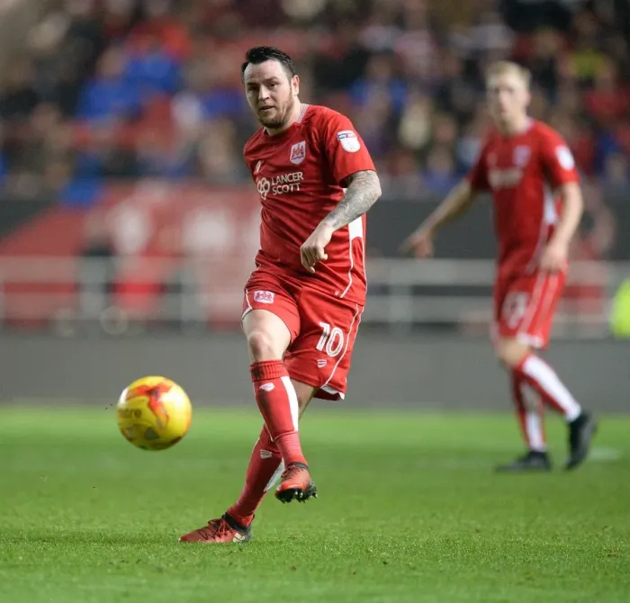 Framed Print : Lee Tomlin in Action: Bristol City vs. Preston North End, Sky Bet Championship (December 2016) Framed Print : Lee Tomlin in Action: Bristol City vs. Preston North End, Sky Bet Championship (December 2016)