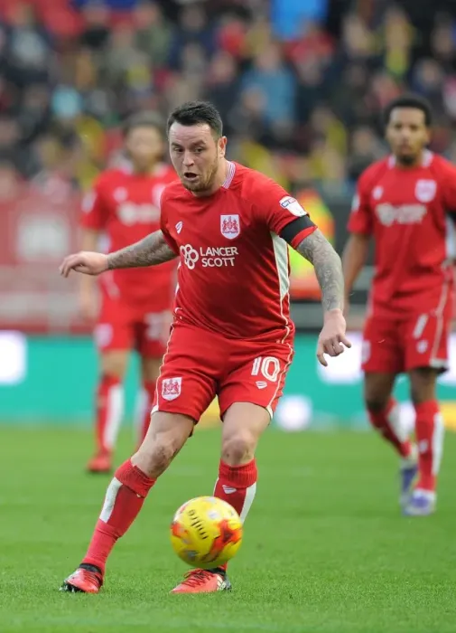 Framed Print : Lee Tomlin in Action: Bristol City vs Ipswich Town, Sky Bet Championship, Ashton Gate, December 3, 2016