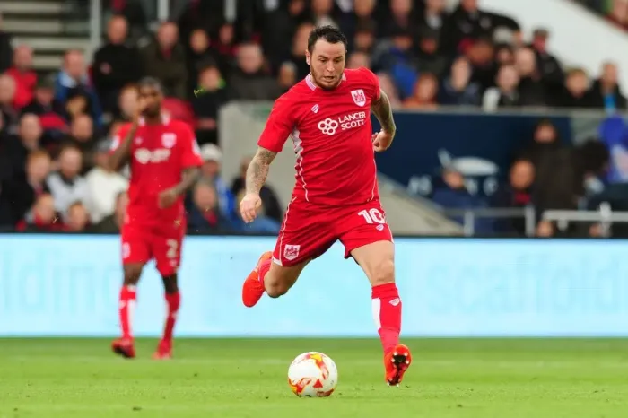 Framed Print : Lee Tomlin in Action: Bristol City vs Newcastle United, Sky Bet Championship, Ashton Gate, 2016 Framed Print : Lee Tomlin in Action: Bristol City vs Newcastle United, Sky Bet Championship, Ashton Gate, 2016