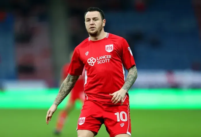 Framed Print : Lee Tomlin of Bristol City - Mandatory by-line: Matt McNulty / JMP - 10 / 12 / 2016 - FOOTBALL - The John Smiths Stadium