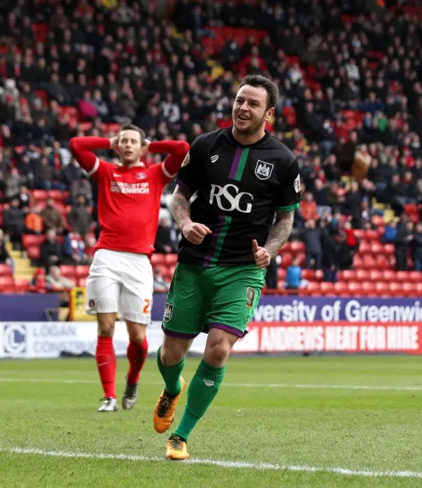 Framed Print : Lee Tomlin Scores Dramatic Penalty for Bristol City in Sky Bet Championship Clash vs Charlton Athletic