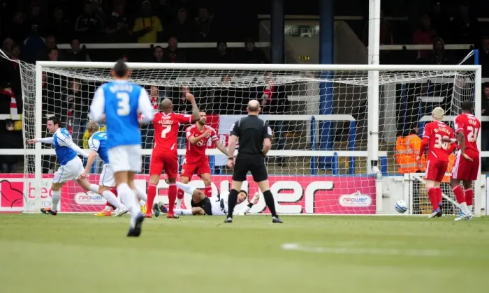 Framed Print : Lee Tomlin Scores for Peterborough United Against Bristol City, 18 / 02 / 2012 Framed Print : Lee Tomlin Scores for Peterborough United Against Bristol City, 18 / 02 / 2012