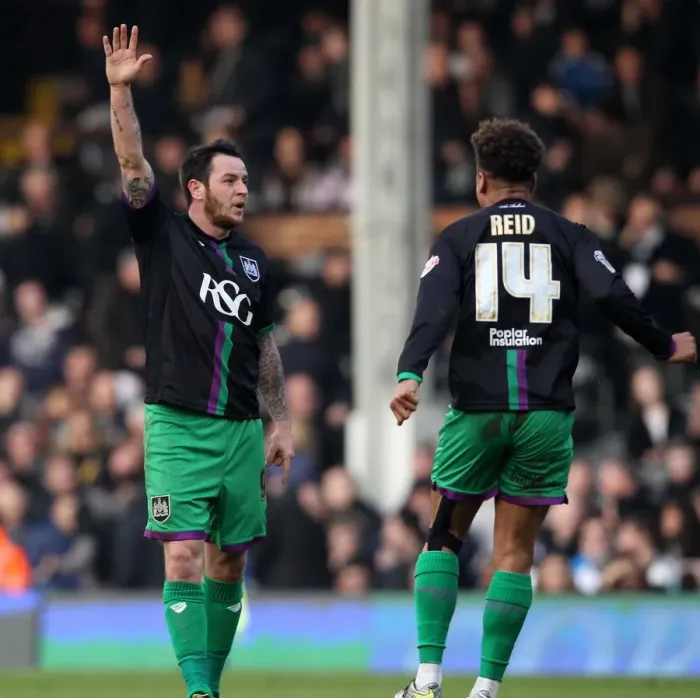 Framed Print : Lee Tomlin's Dramatic Winner: Bristol City Triumphs Over Fulham in Sky Bet Championship