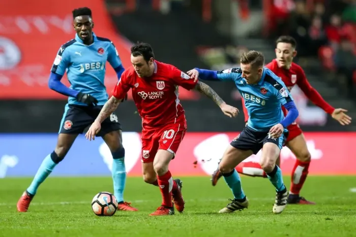 Framed Print : Lee Tomlin's Thrilling FA Cup Performance: Bristol City vs Fleetwood Town at Ashton Gate Stadium