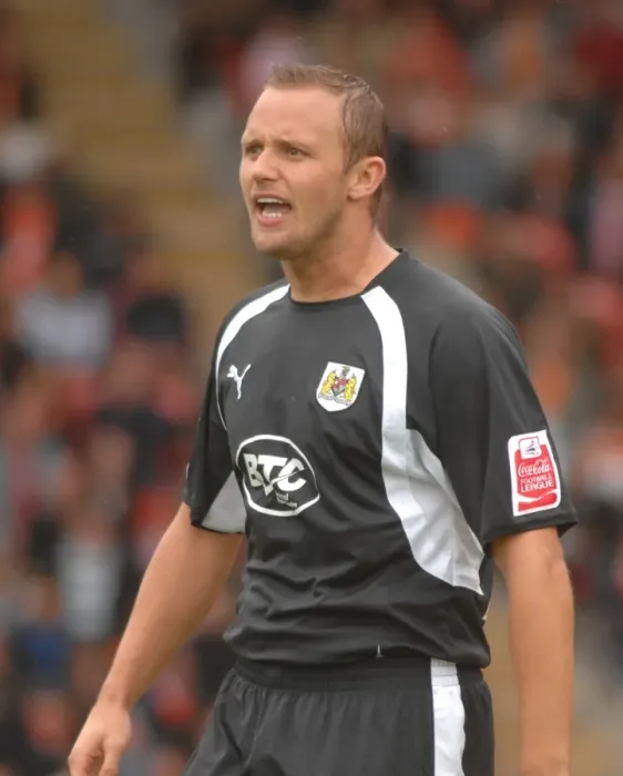 Framed Print : Lee Trundle in Action: Blackpool vs. Bristol City Framed Print : Lee Trundle in Action: Blackpool vs. Bristol City