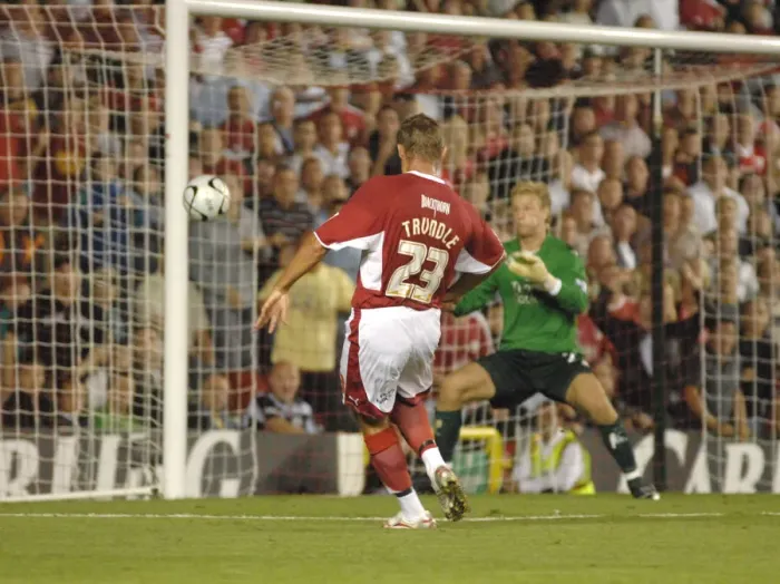 Framed Print : Lee Trundle vs Manchester City: A Former Player's Battle (Bristol City vs Manchester City) Framed Print : Lee Trundle vs Manchester City: A Former Player's Battle (Bristol City vs Manchester City)