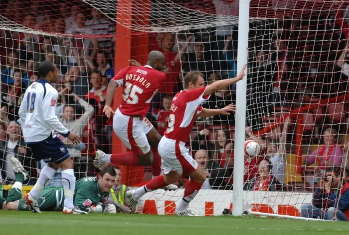 Framed Print : Lee Trundle's Epic Goal: Bristol City vs Preston North End