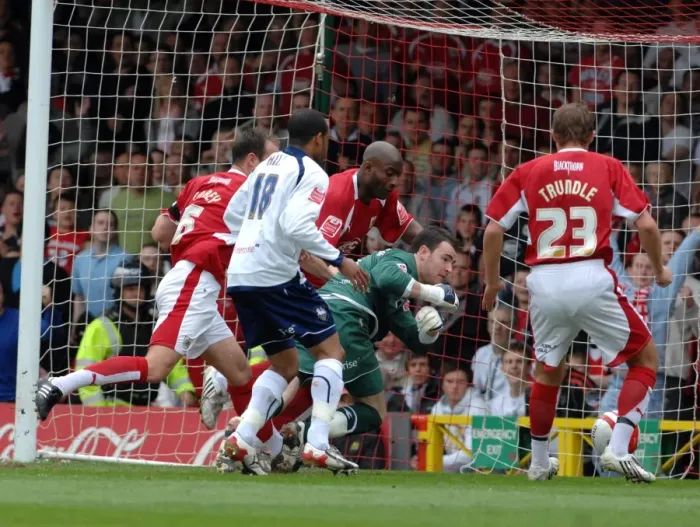 Framed Print : Lee Trundle's Thrilling Goal for Bristol City Against Preston North End Framed Print : Lee Trundle's Thrilling Goal for Bristol City Against Preston North End