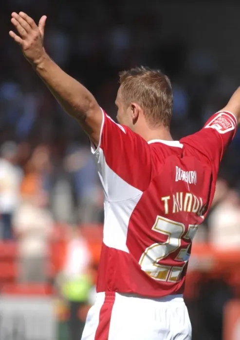 Framed Print : Lee Trundle's Thrilling Goal: A Memorable Moment from Bristol City vs Scunthorpe United