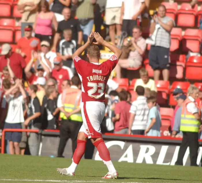 Framed Print : Lee Trundle's Thrilling Performance: A Standout Moment in Bristol City vs Scunthorpe Utd