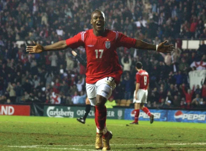 Framed Print : Leroy Lita in Action for Bristol City, England (04-05) Framed Print : Leroy Lita in Action for Bristol City, England (04-05)